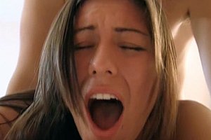 俄罗斯处女阴道骚tubesex